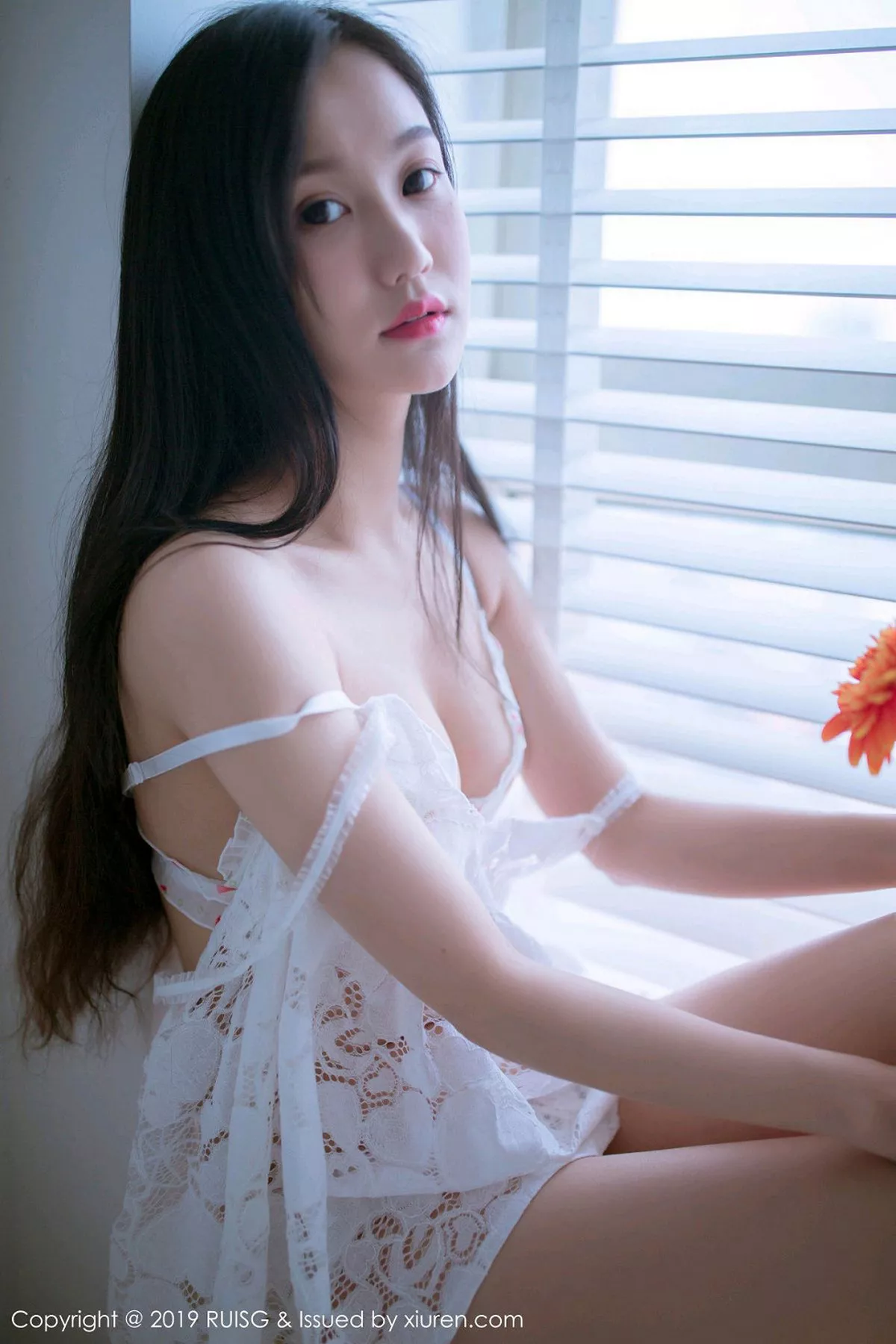 秀人集.com_[RUISG瑞丝馆]Vol.068_嫩模深紫Julie私房清甜可人草帽女孩系列靓丽迷人写真49P