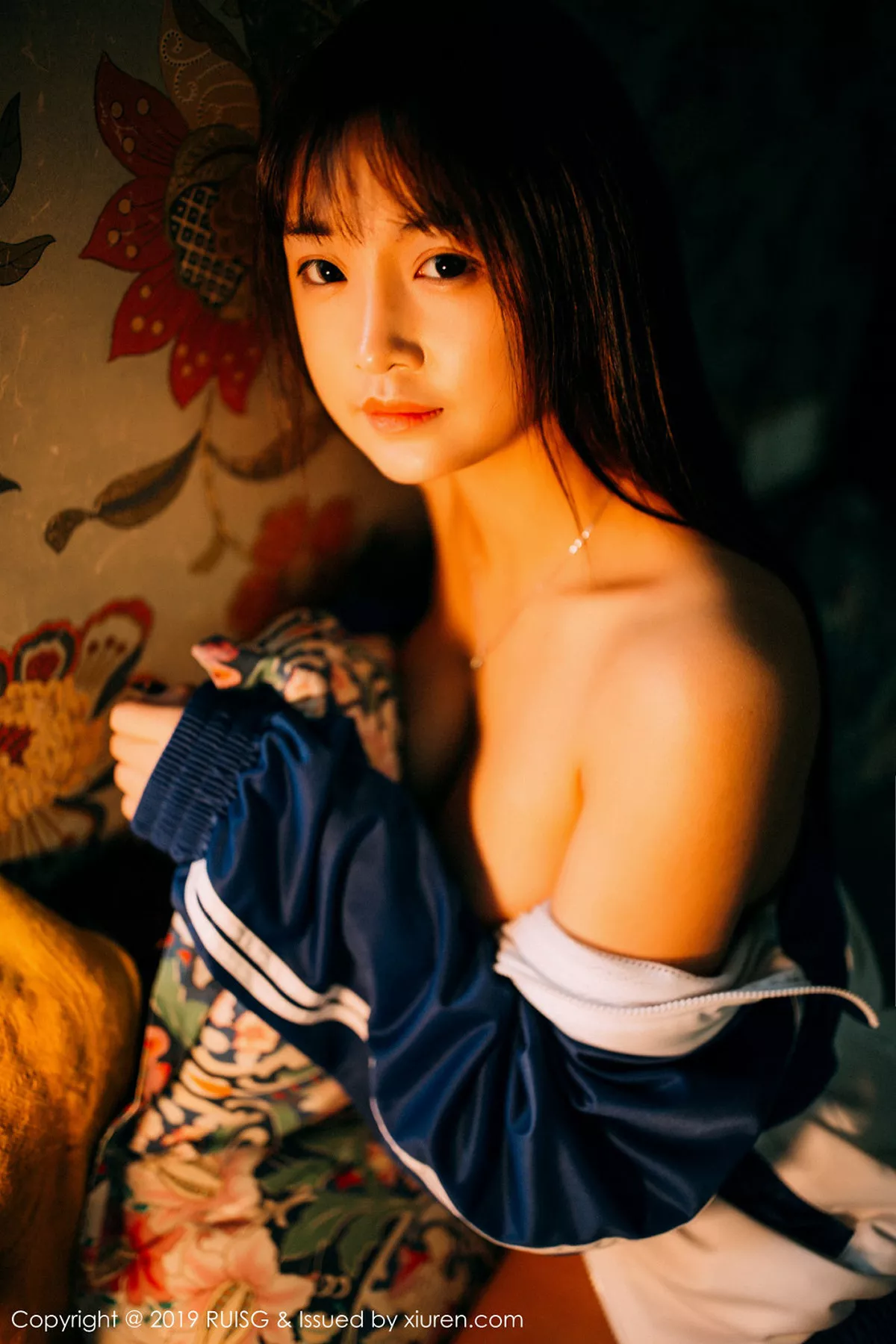 秀人集.com_[RUISG瑞丝馆]Vol.069_嫩模圆圆Daphne私房脱运动服露花色内衣秀完美身材诱惑写真51P