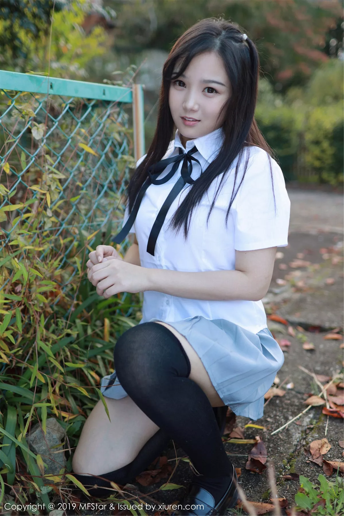 秀人集.com_[MFStar模范学院]Vol.193_女神徐微微miar日本旅拍户外学生JK制服清爽迷人写真40P