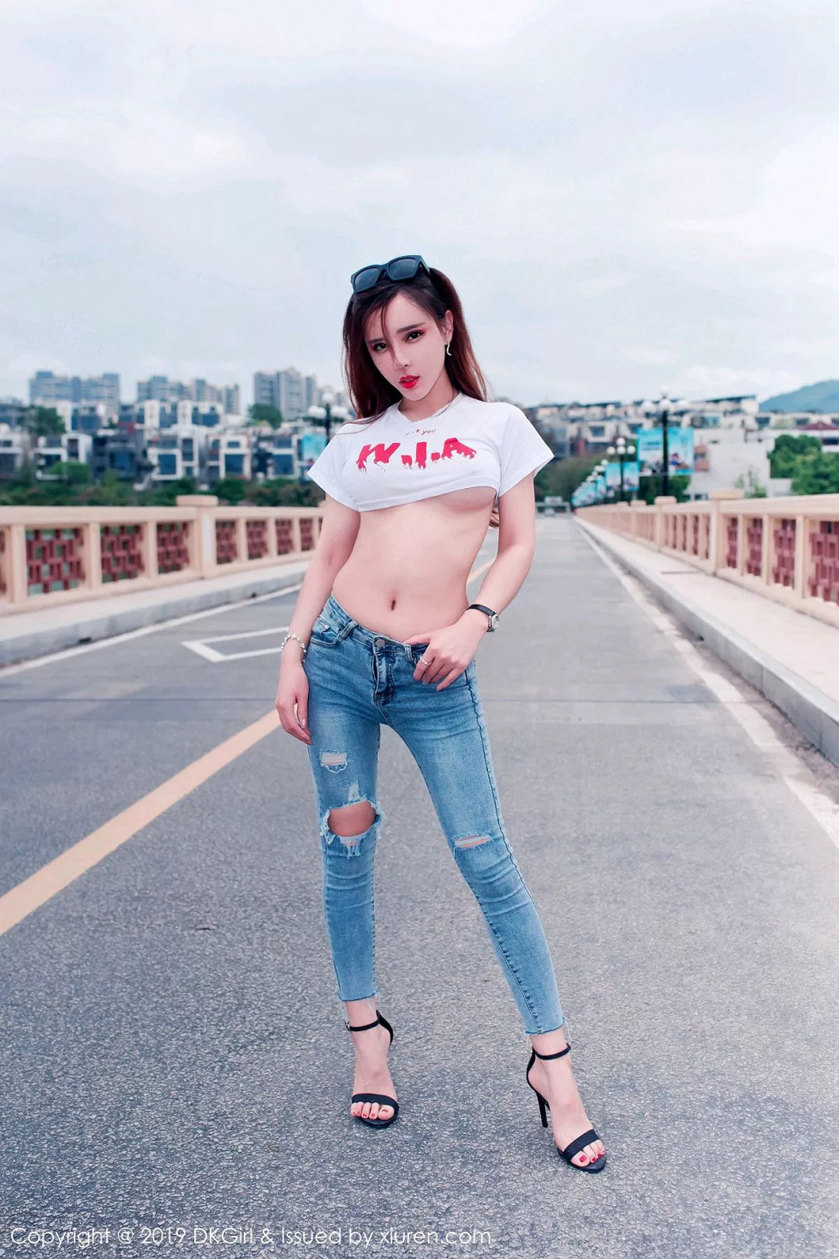 秀人集.com_[DKGirl御女郎]Vol.108_嫩模艾小青户外大胆真空露出秀美乳翘臀惹火诱惑写真48P