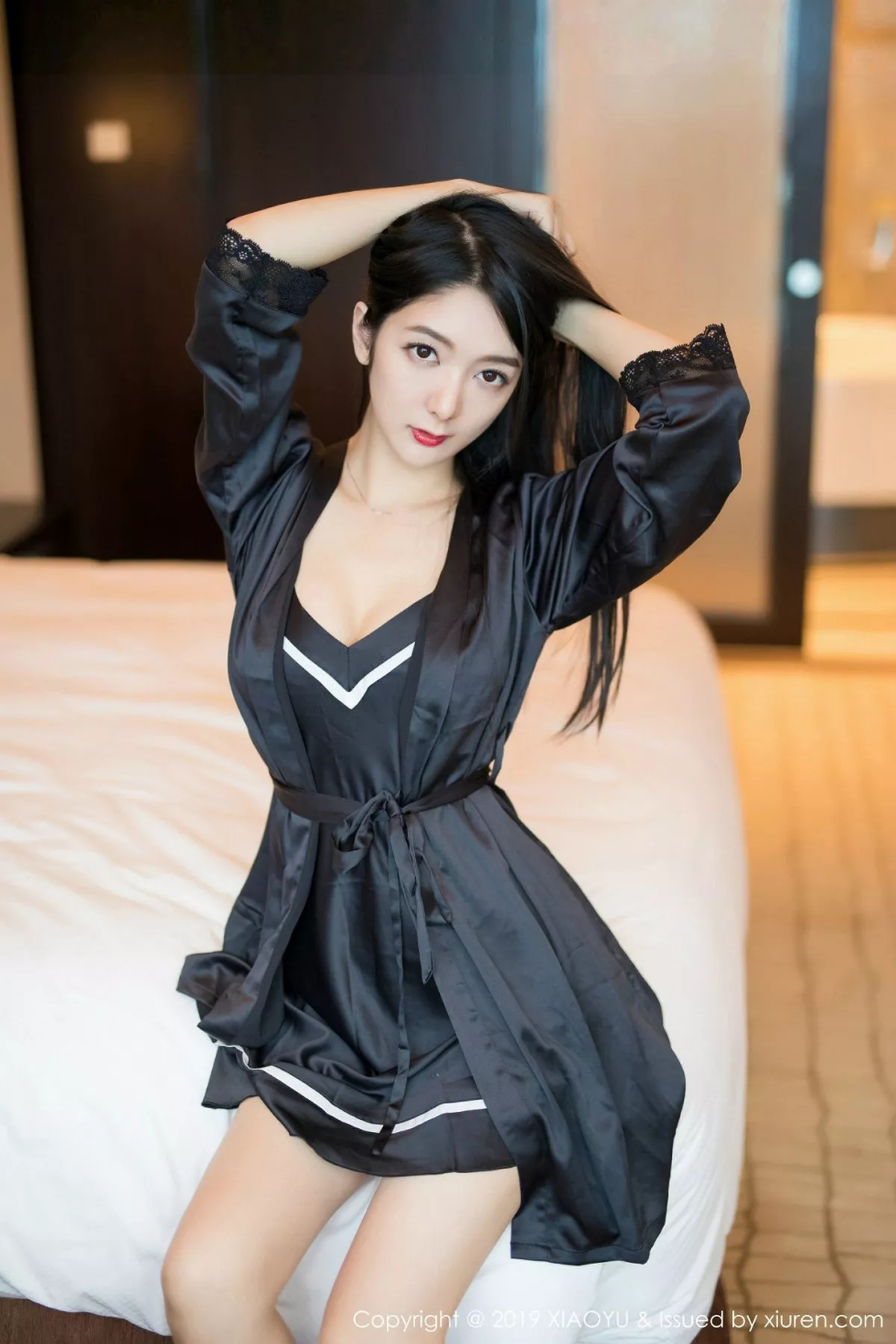 秀人集.com_[XiaoYu画语界]Vol.103_女神Angela喜欢猫私房黑色睡衣半脱露蕾丝内衣惹火诱惑写真62P