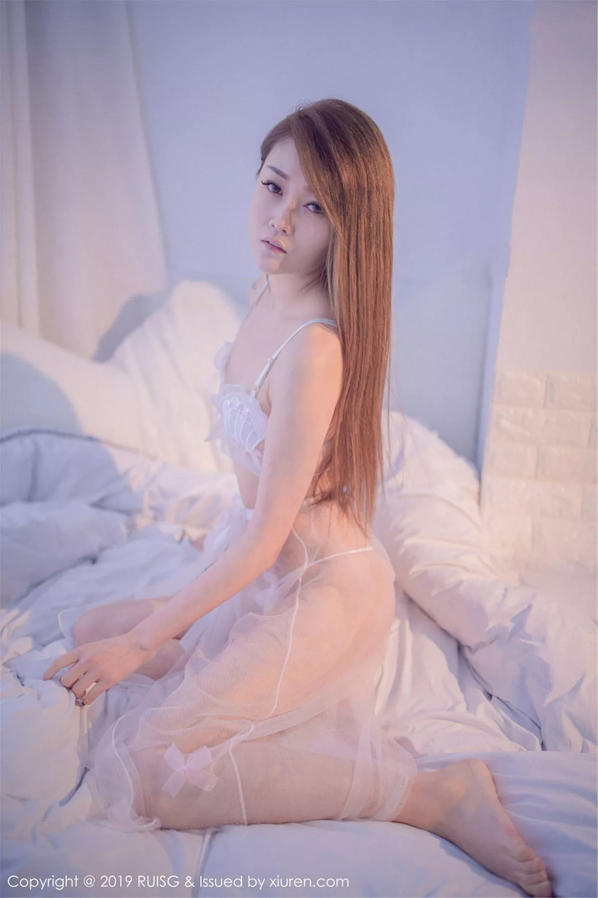 秀人集.com_[RUISG瑞丝馆]Vol.071_嫩模慕西Mona私房白色真空薄纱秀惹火身材撩人诱惑写真44P