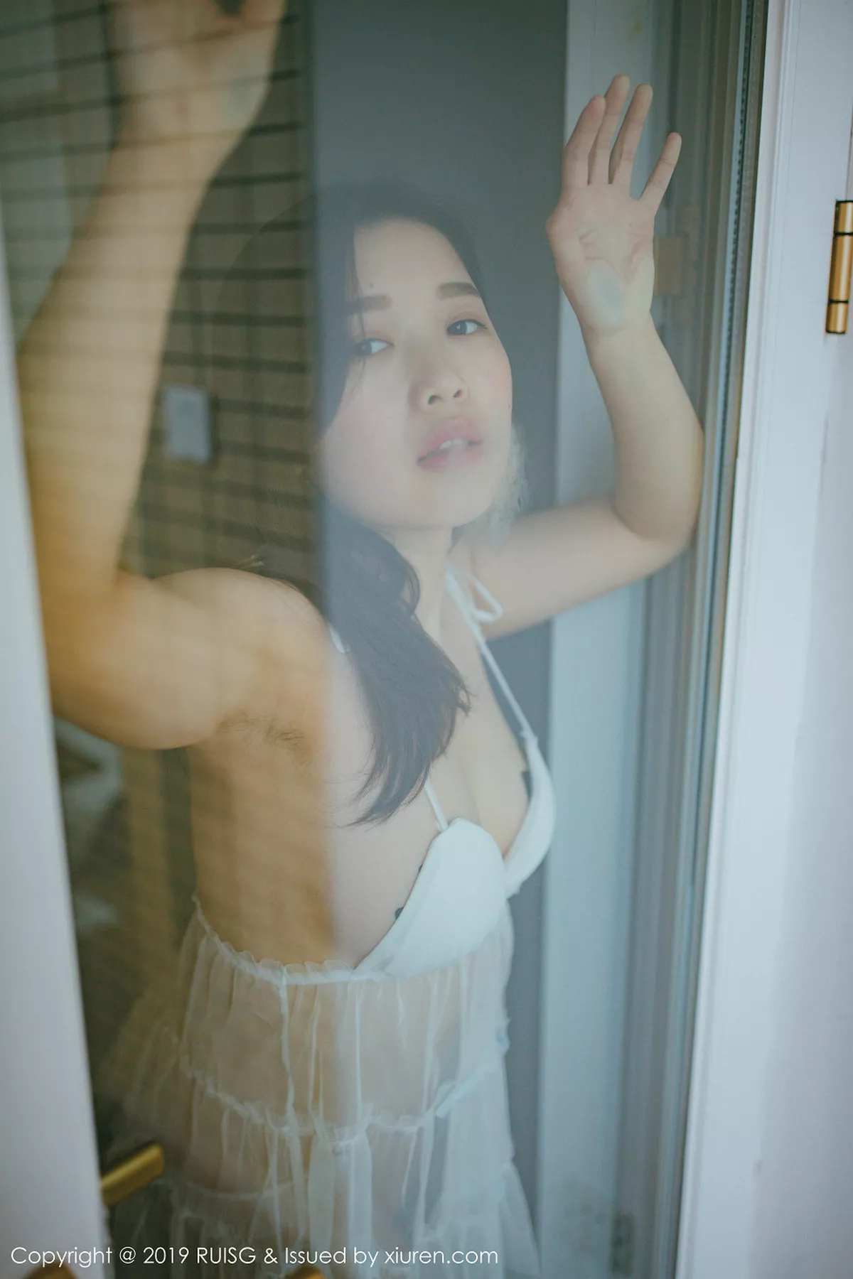 秀人集.com_[RUISG瑞丝馆]Vol.073_嫩模浪漫果味居家私房薄纱透视内衣秀完美身材诱惑写真35P