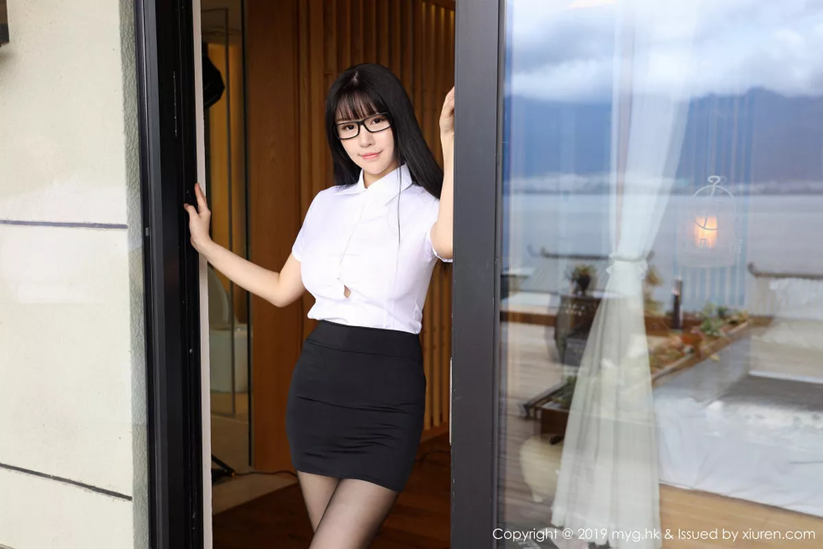 秀人集.com_[MyGirl美媛馆]Vol.368_女神Flower朱可儿大理旅拍秘书黑丝OL制服半露豪乳诱惑写真101P