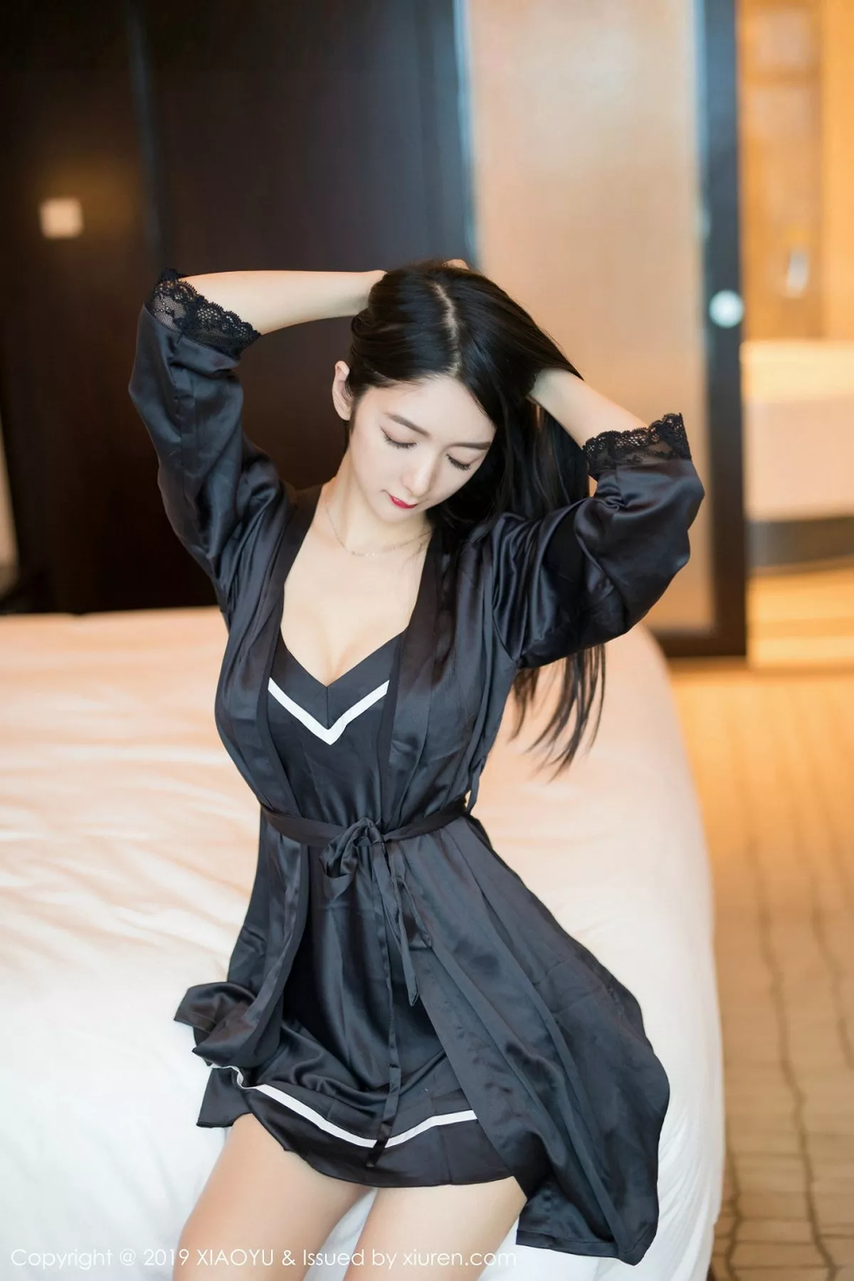 秀人集.com_[XiaoYu画语界]Vol.103_女神Angela喜欢猫私房黑色睡衣半脱露蕾丝内衣惹火诱惑写真62P