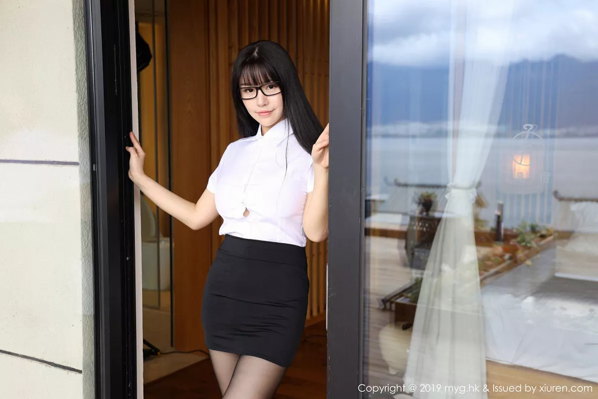 秀人集.com_[MyGirl美媛馆]Vol.368_女神Flower朱可儿大理旅拍秘书黑丝OL制服半露豪乳诱惑写真101P