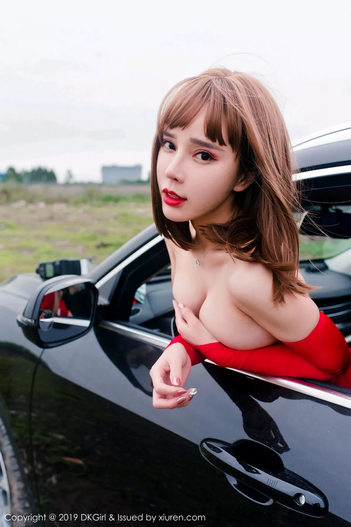 秀人集.com_[DKGirl御女郎]Vol.112_嫩模艾小青户外红色高叉连体衣配红丝袜露翘臀诱惑写真50P