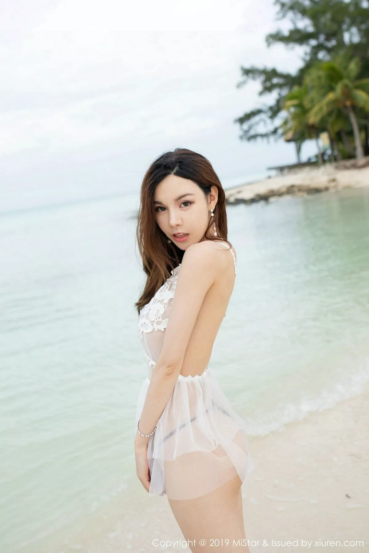 秀人集.com_[MiStar魅妍社]Vol.299_嫩模沈佳熹仙本那旅拍户外性感内衣配牛仔裤完美诱惑写真40P