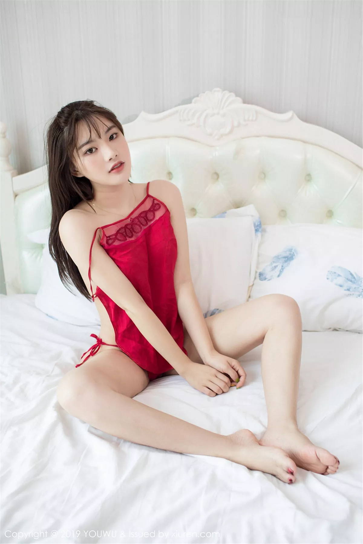 秀人集.com_[YouWu尤物馆]Vol.155_嫩模小仓鼠私房性感红色肚兜配丁字裤秀火辣身材诱惑写真51P