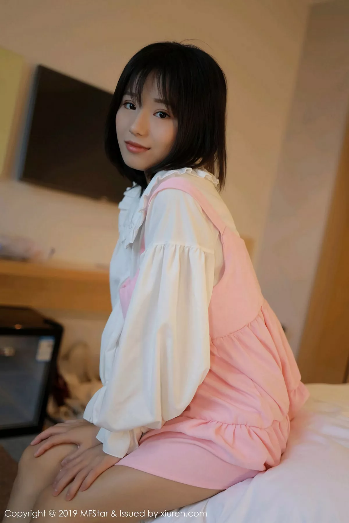 秀人集.com_[MFStar模范学院]Vol.203_嫩模仓井优香居家床上脱性感白衬衣大尺度全裸惹火诱惑写真66P
