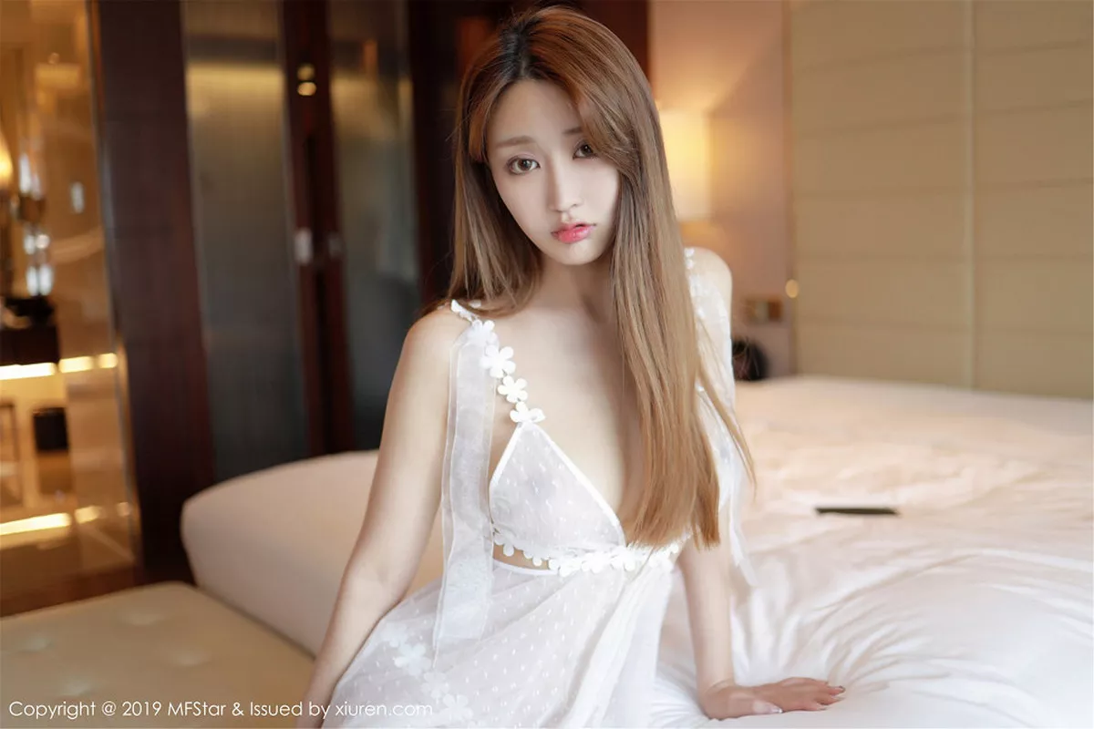 秀人集.com_[MFStar模范学院]Vol.205_嫩模奈美nana私房白色薄纱内衣透视秀美乳喷血诱惑写真50P