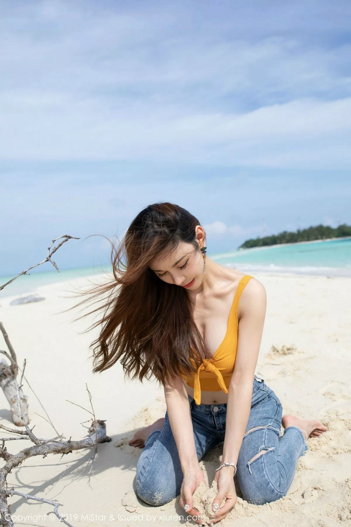 秀人集.com_[MiStar魅妍社]Vol.299_嫩模沈佳熹仙本那旅拍户外性感内衣配牛仔裤完美诱惑写真40P