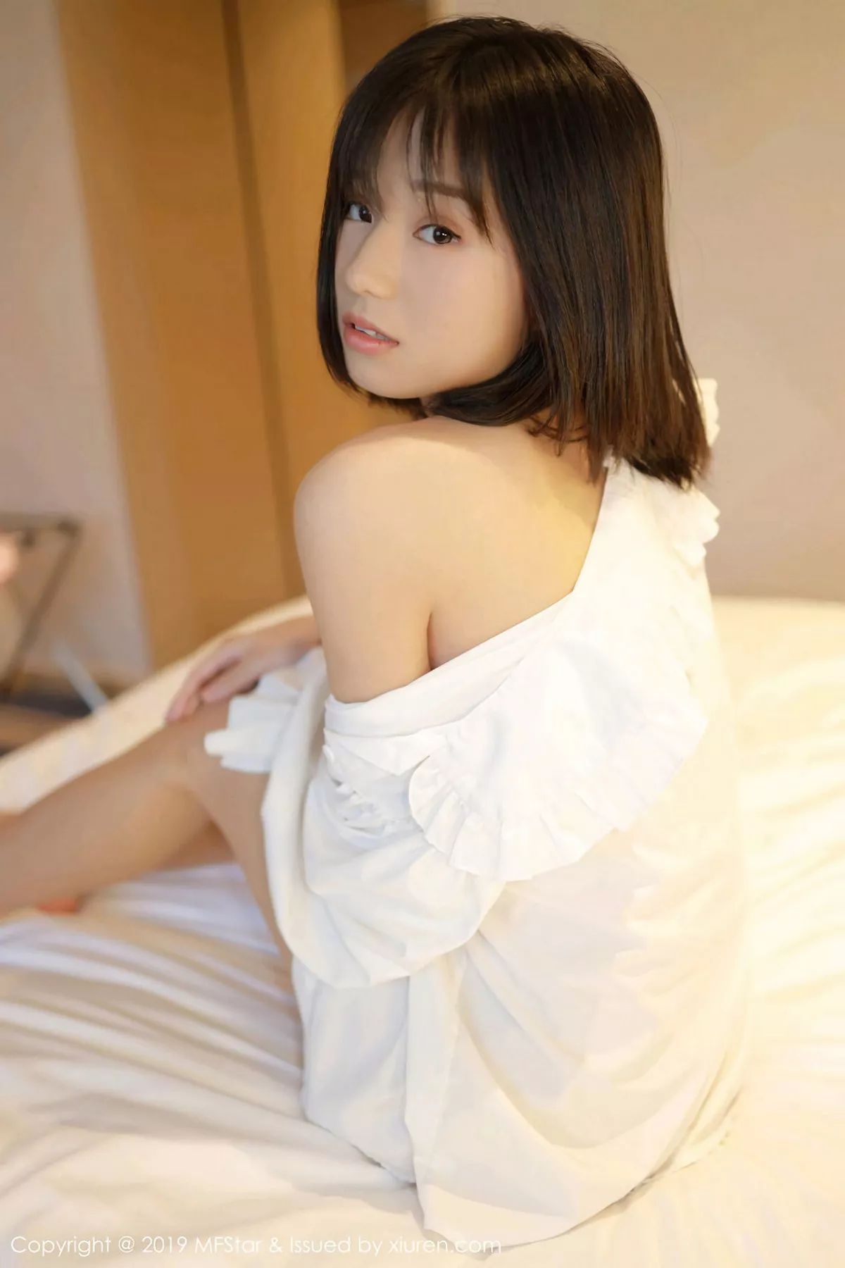 秀人集.com_[MFStar模范学院]Vol.203_嫩模仓井优香居家床上脱性感白衬衣大尺度全裸惹火诱惑写真66P