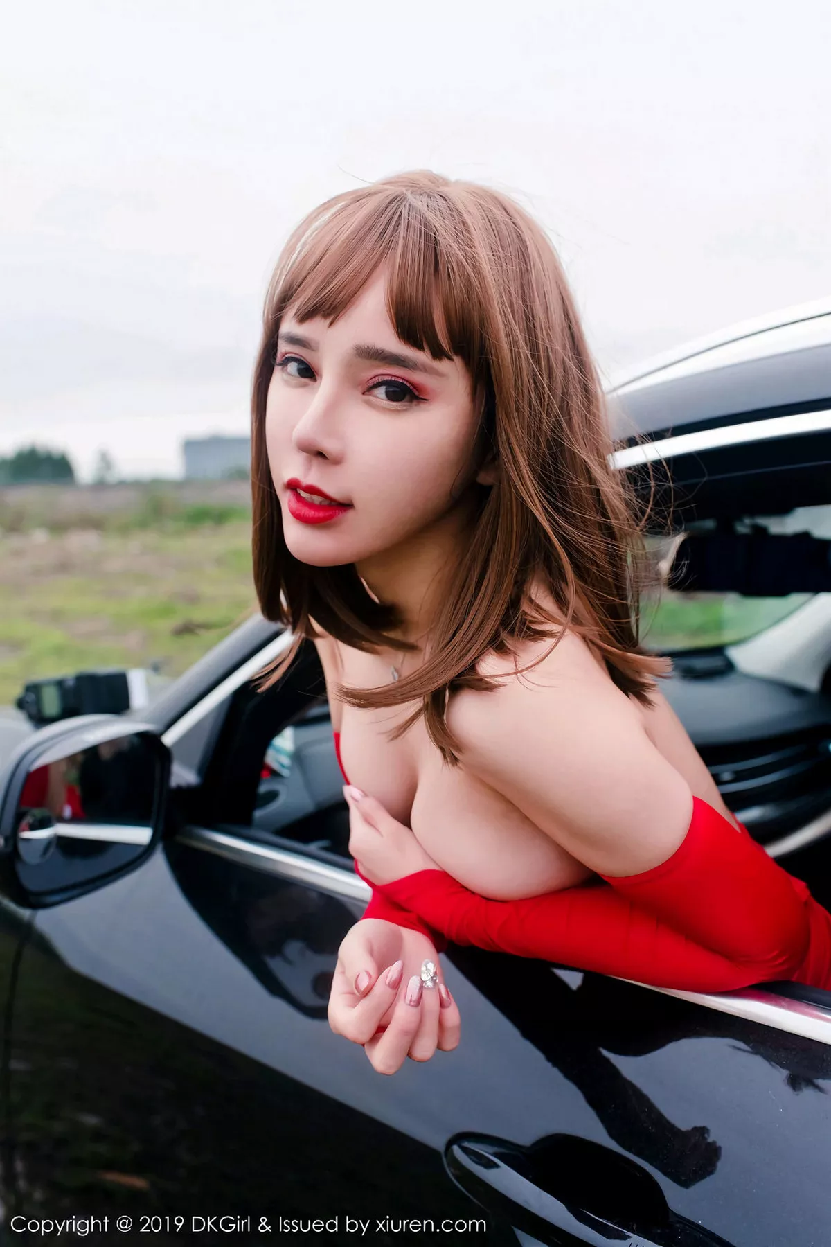 秀人集.com_[DKGirl御女郎]Vol.112_嫩模艾小青户外红色高叉连体衣配红丝袜露翘臀诱惑写真50P