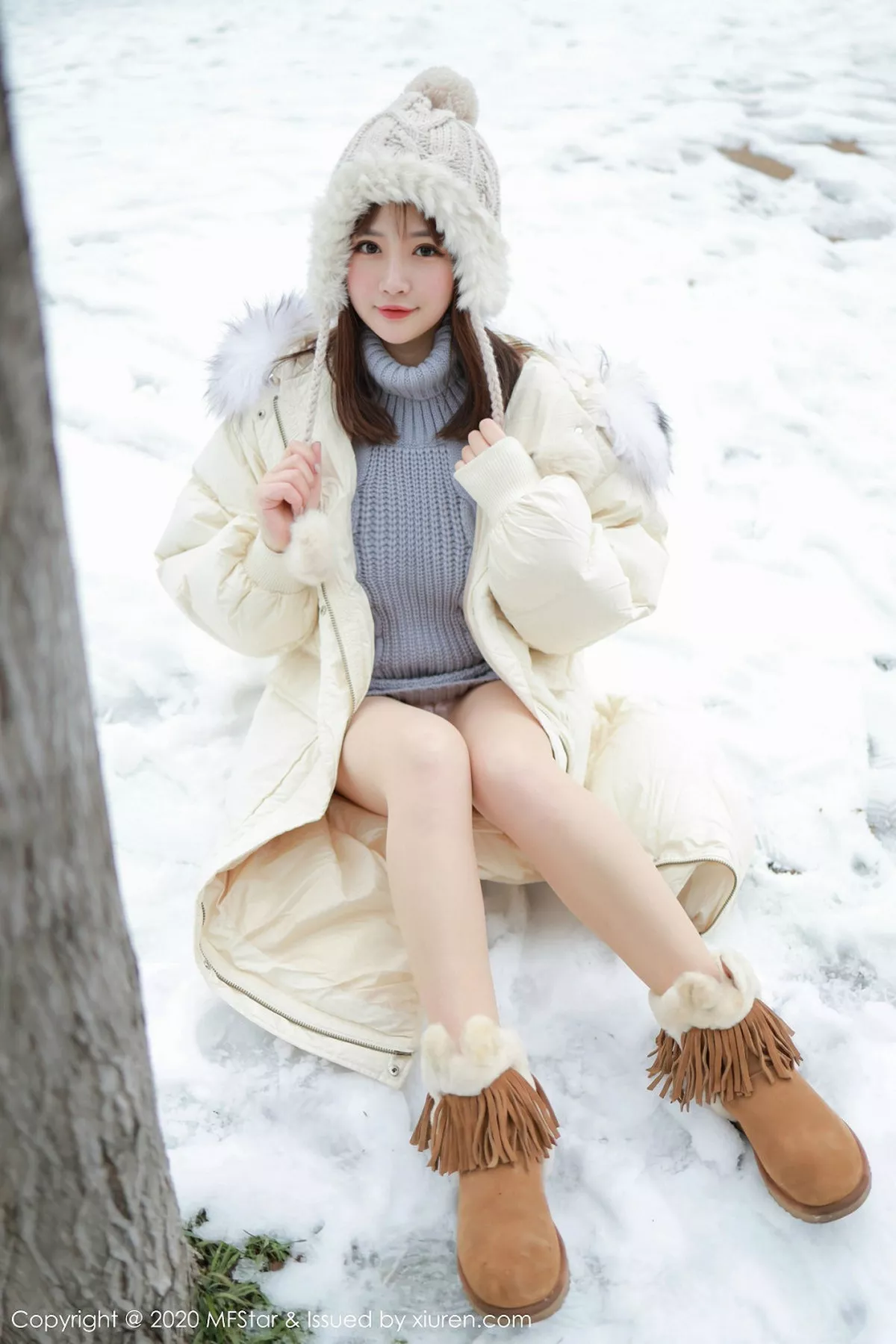 秀人集.com_[MFStar模范学院]Vol.262_嫩模恩率babe北海道旅拍雪地性感开背毛衣诱惑写真50P