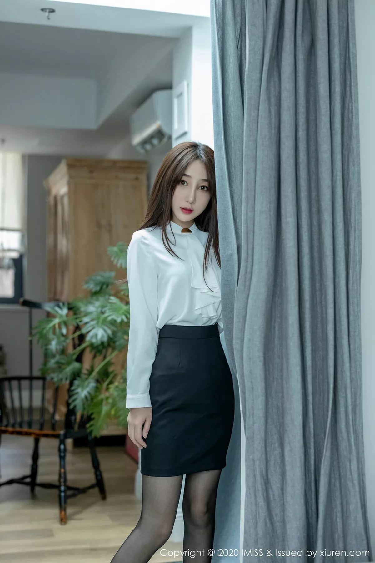 秀人集.com_[IMISS爱蜜社]Vol.437_嫩模九月生私房诱人OL丝袜秀红色蕾丝内衣撩人诱惑写真68P