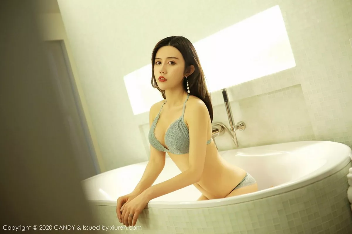 秀人集.com_[Candy网红馆]Vol.076_女神Cris_卓娅祺私房浴缸里性感内衣秀完美身材极致魅惑写真44P