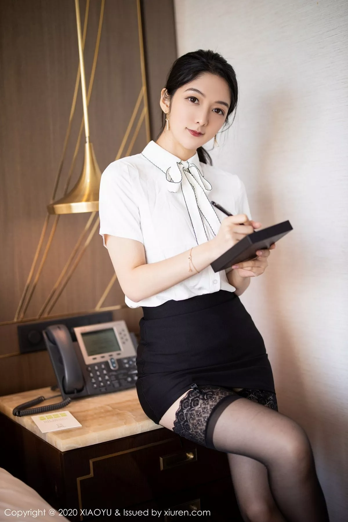 秀人集.com_[XiaoYu画语界]Vol.258_女神Angela小热巴澳门旅拍私房OL职业装吊带黑丝魅惑写真84P