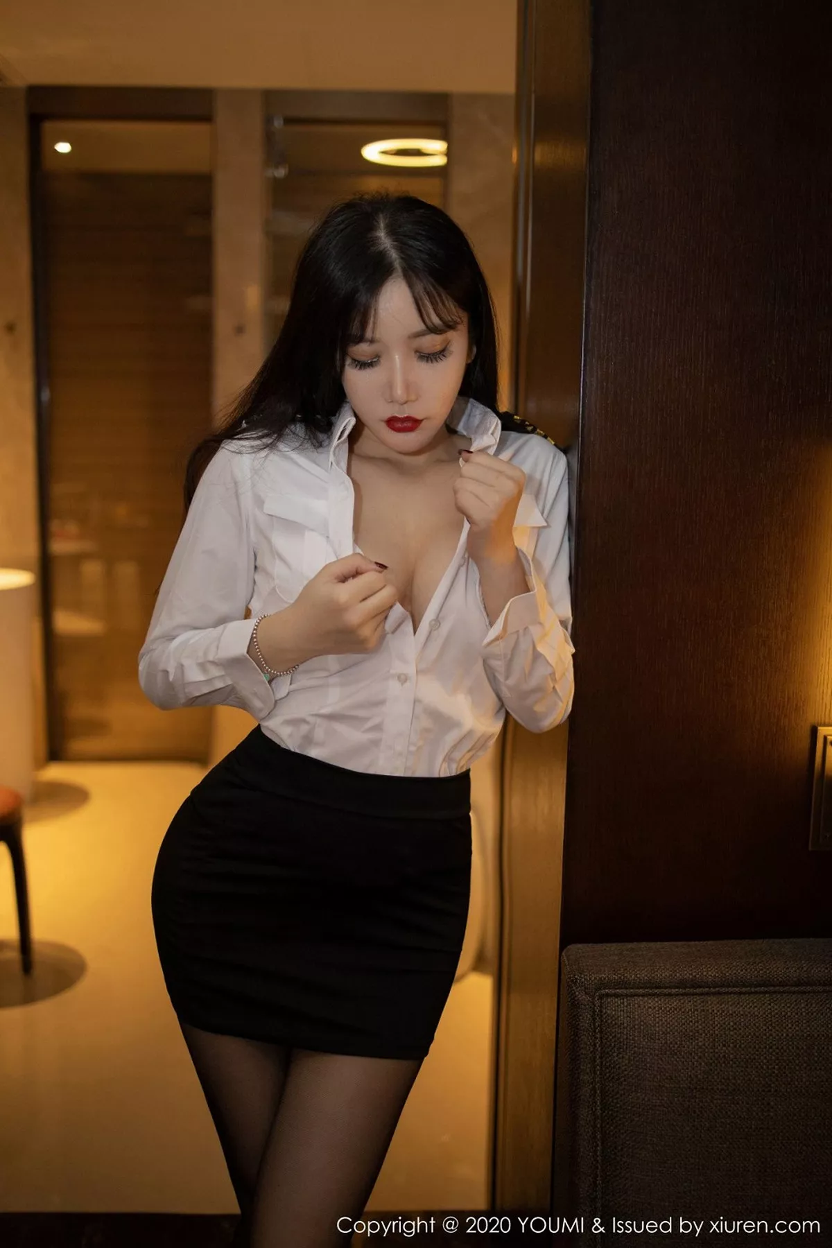 秀人集.com_[YouMi尤蜜荟]Vol.428_女神心妍小公主性感职业OL装扮无内黑丝秀火辣身材诱惑写真40P