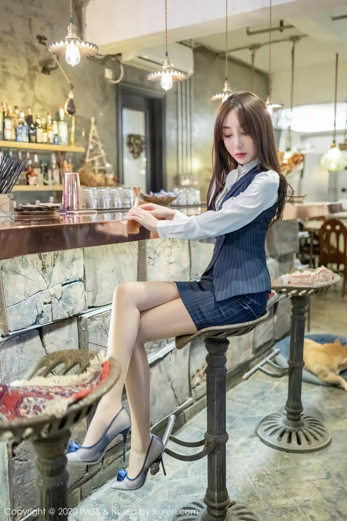 秀人集.com_[IMISS爱蜜社]Vol.438_嫩模九月生户外服务生车拍主题性感内衣秀完美身材写真45P