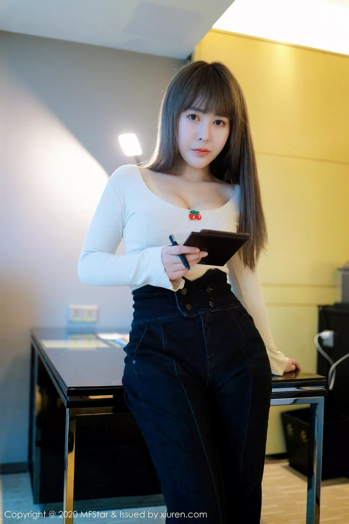 秀人集.com_[MFStar模范学院]Vol.284_嫩模艾莉Evelyn私房性感白色内衣秀雪白酥胸诱惑写真63P