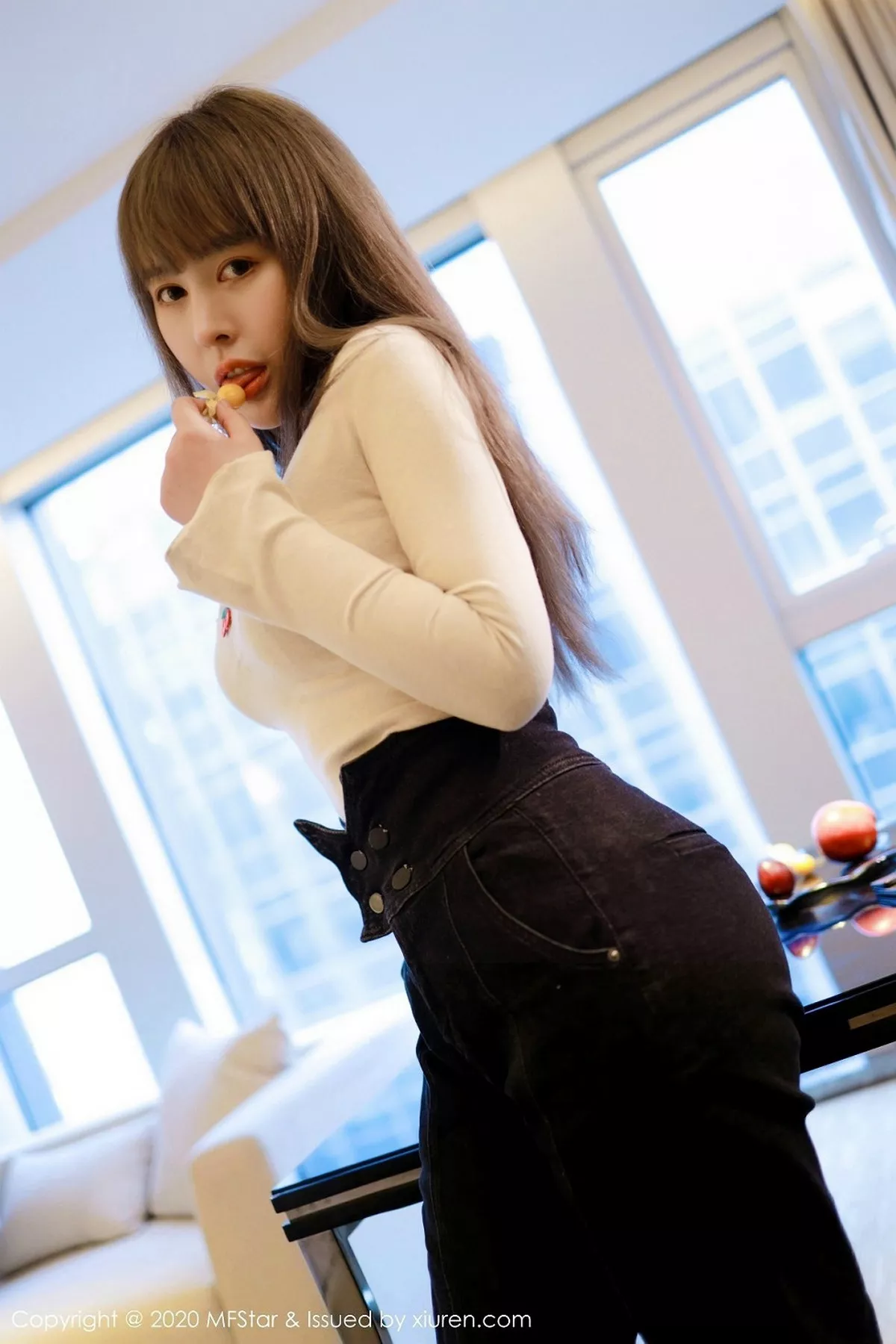 秀人集.com_[MFStar模范学院]Vol.284_嫩模艾莉Evelyn私房性感白色内衣秀雪白酥胸诱惑写真63P