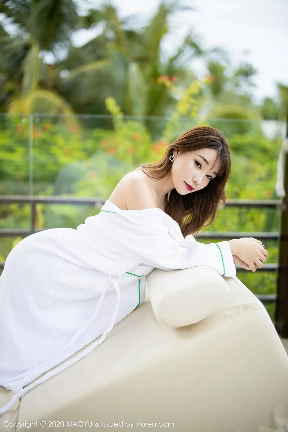 秀人集.com_[XiaoYu画语界]Vol.266_女神芝芝Booty海南心愿旅拍私房撩裙露无内肉丝诱惑写真76P