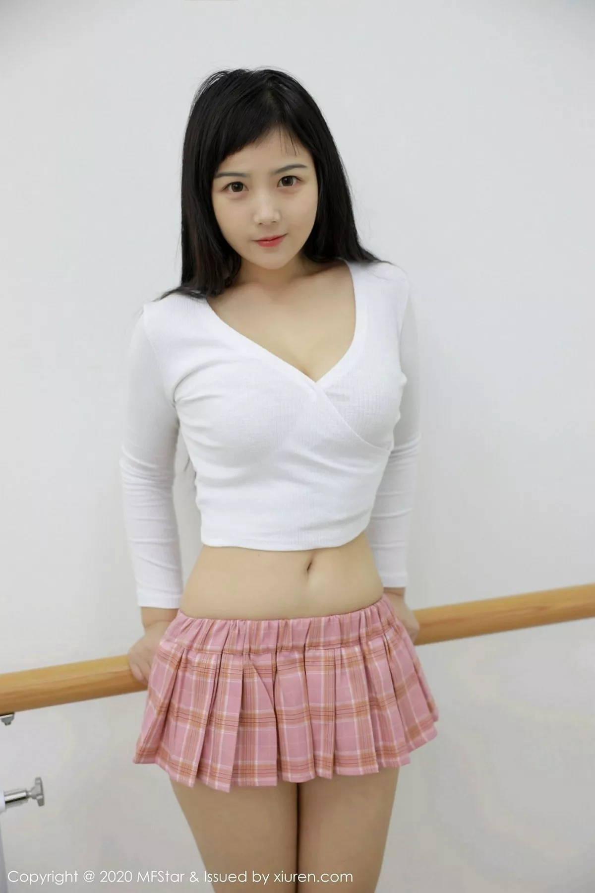 秀人集.com_[MFStar模范学院]Vol.287_嫩模徐微微mia性感JK制服秀完美身材豪乳翘臀诱惑写真61P