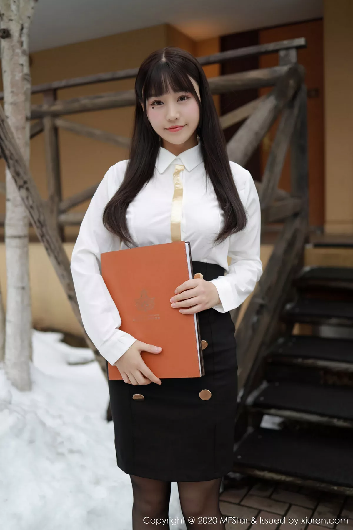 秀人集.com_[MFStar模范学院]Vol.267_嫩模朱可儿北海道旅拍酒店经理主题黑丝制服诱惑写真70P
