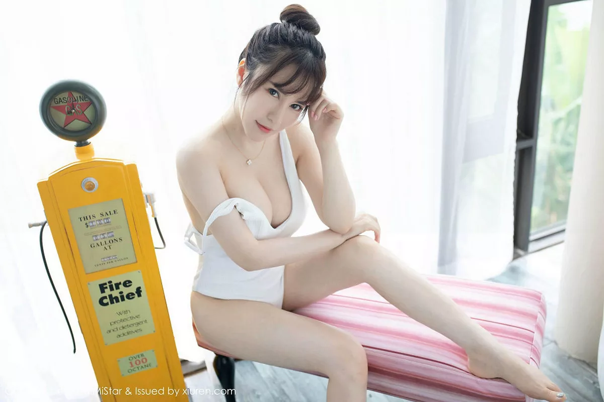 秀人集.com_[MiStar魅妍社]Vol.320_嫩模夏希子户外泳池边性感比基尼秀童颜巨乳诱人写真40P