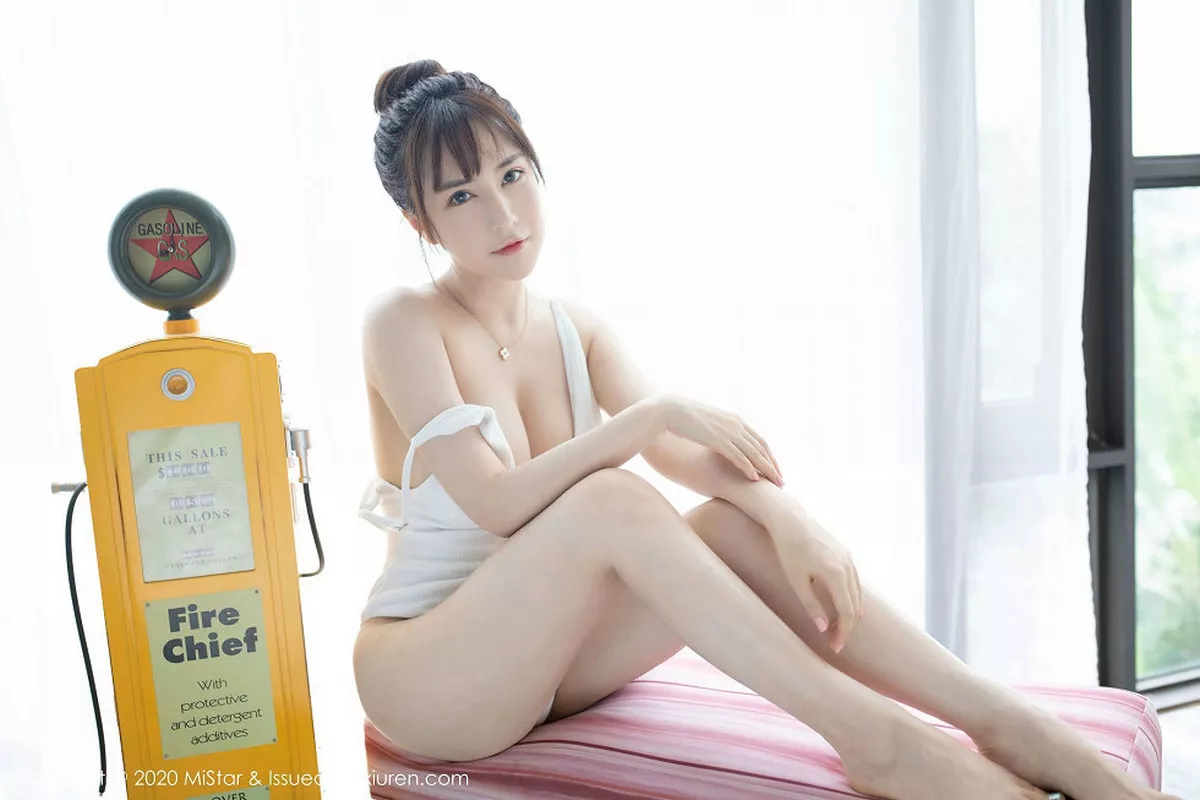 秀人集.com_[MiStar魅妍社]Vol.320_嫩模夏希子户外泳池边性感比基尼秀童颜巨乳诱人写真40P