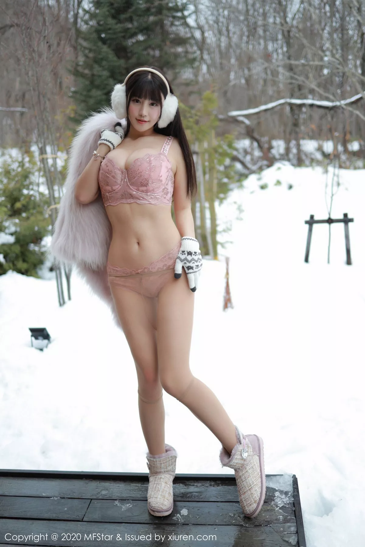 秀人集.com_[MFStar模范学院]Vol.271_女神朱可儿Flower北海道旅拍雪地里蕾丝内衣惹火诱惑写真54P