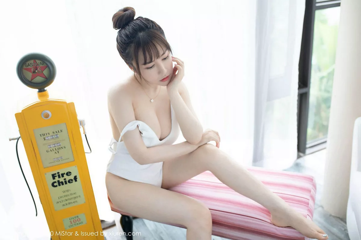 秀人集.com_[MiStar魅妍社]Vol.320_嫩模夏希子户外泳池边性感比基尼秀童颜巨乳诱人写真40P