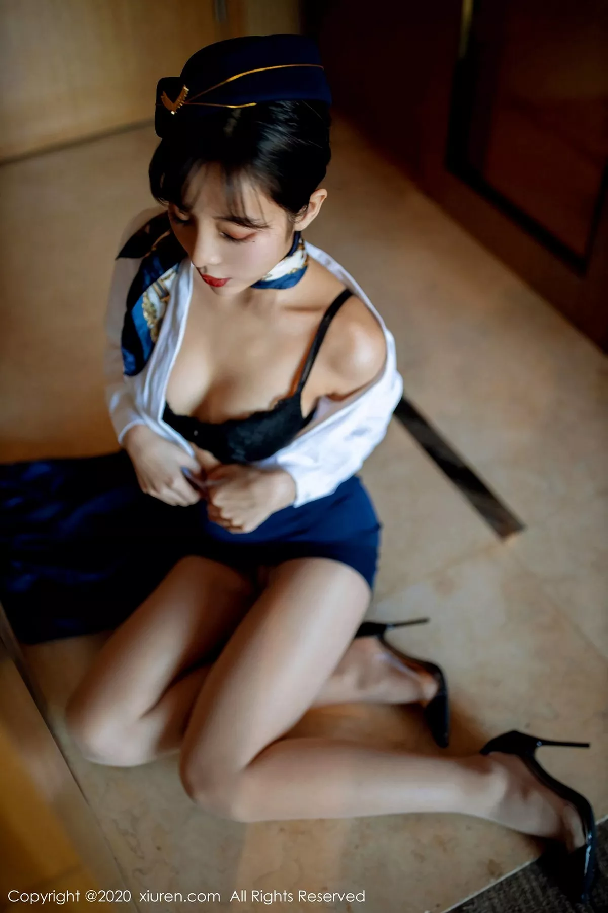 秀人集.com_[XiuRen秀人网]No.2119_嫩模陈小喵空姐制服主题私房半脱内裤露翘臀撩人姿势诱惑写真68P