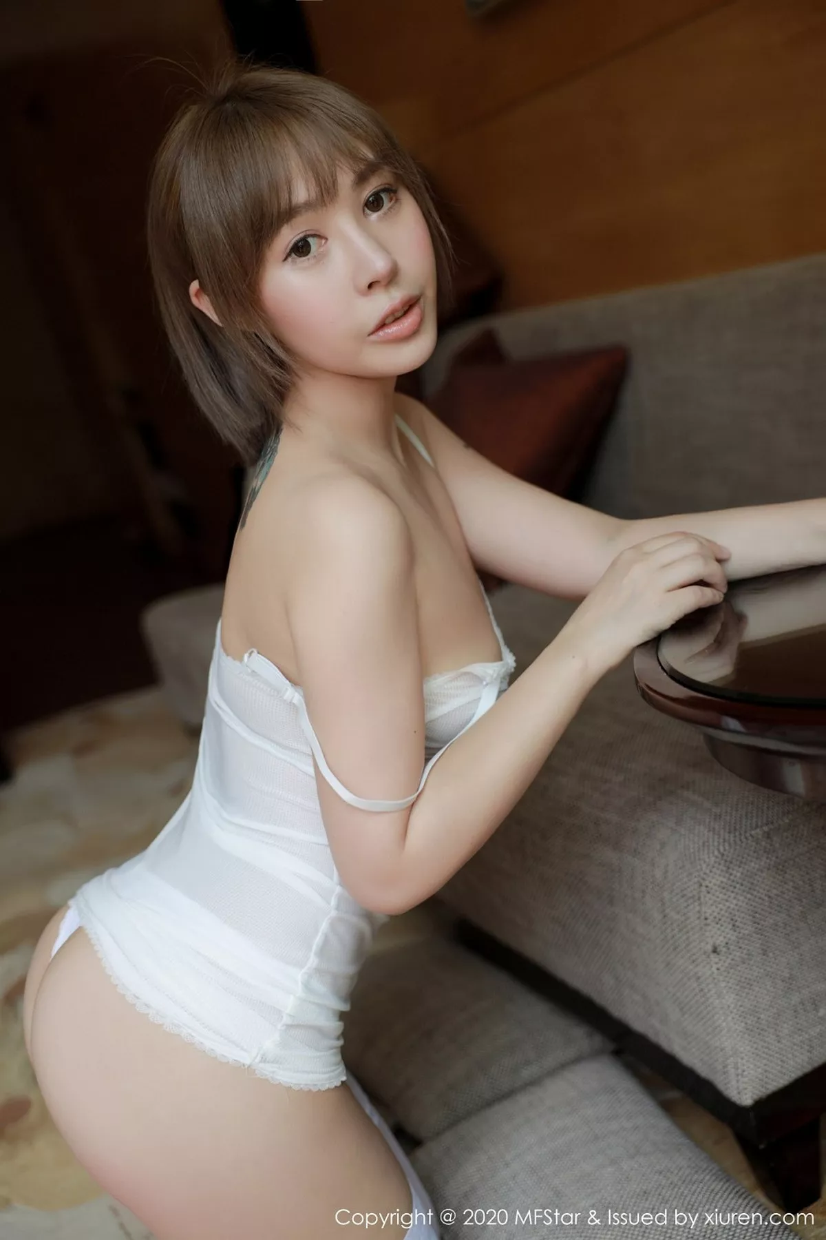 秀人集.com_[MFStar模范学院]Vol.304_嫩模夏天Sienna三亚旅拍性感半透内衣配蕾丝袜完美诱惑写真50P