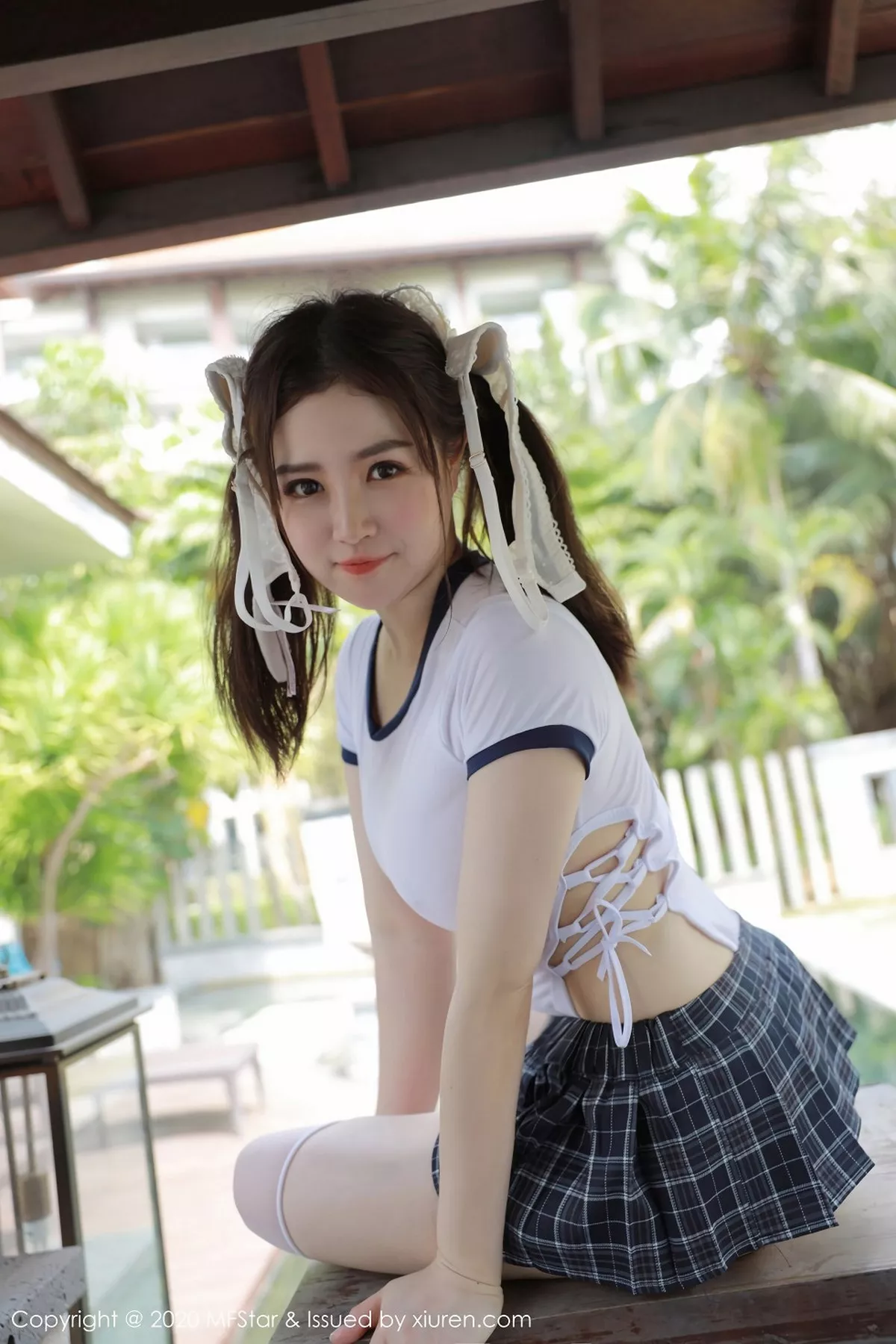 秀人集.com_[MFStar模范学院]Vol.305_嫩模蛋糕Cake三亚旅拍泳池经典JK服饰秀火辣身材诱惑写真40P