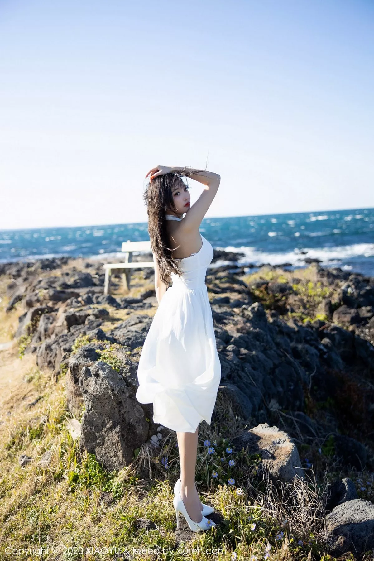 秀人集.com_[XiaoYu画语界]Vol.286_女神杨晨晨sugar济州岛旅拍私房银色吊裙半脱露豪乳诱惑写真83P