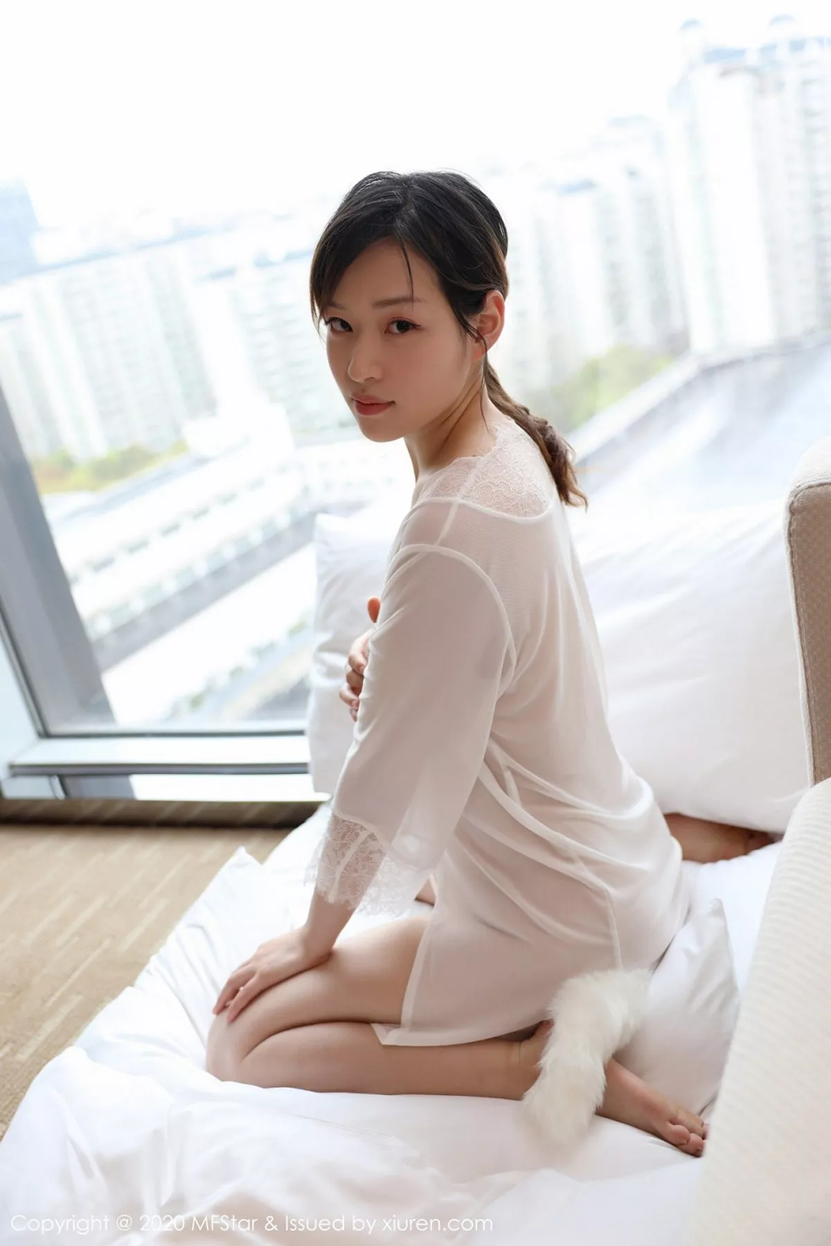 秀人集.com_[MFStar模范学院]Vol.308_嫩模小宣fancy白色蕾丝内衣秀白嫩肌肤火辣美体诱惑写真38P