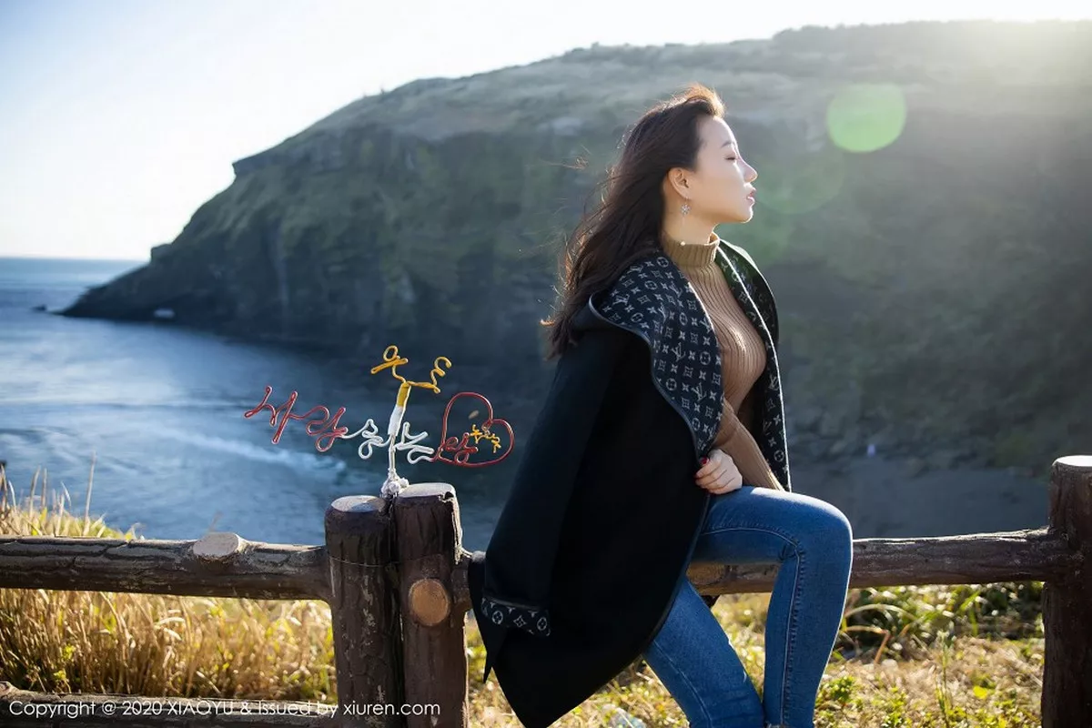 秀人集.com_[XiaoYu画语界]Vol.275_女神芝芝Booty济州岛旅拍古韵旗袍配肉丝袜完美诱惑写真86P