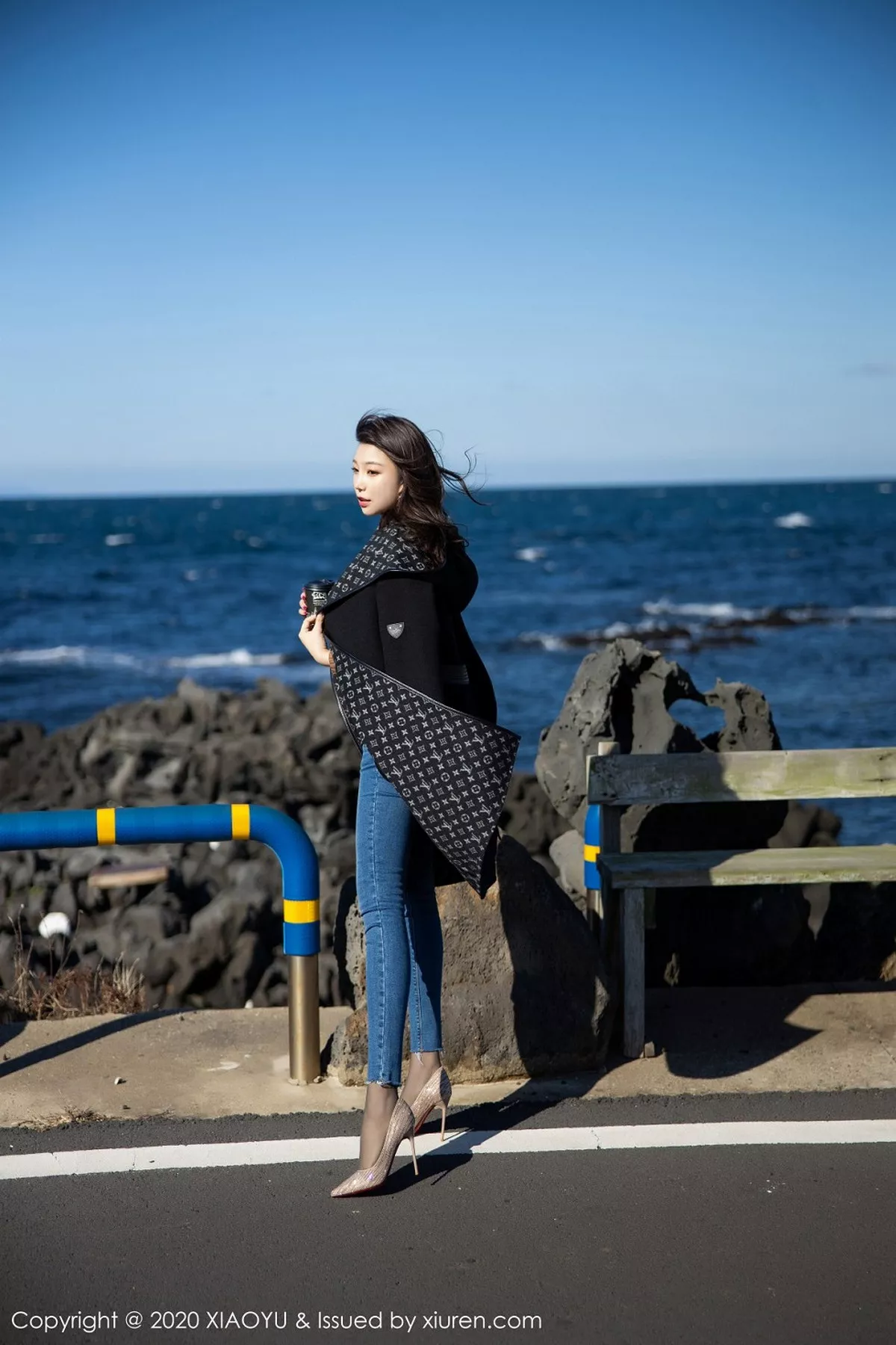 秀人集.com_[XiaoYu画语界]Vol.275_女神芝芝Booty济州岛旅拍古韵旗袍配肉丝袜完美诱惑写真86P