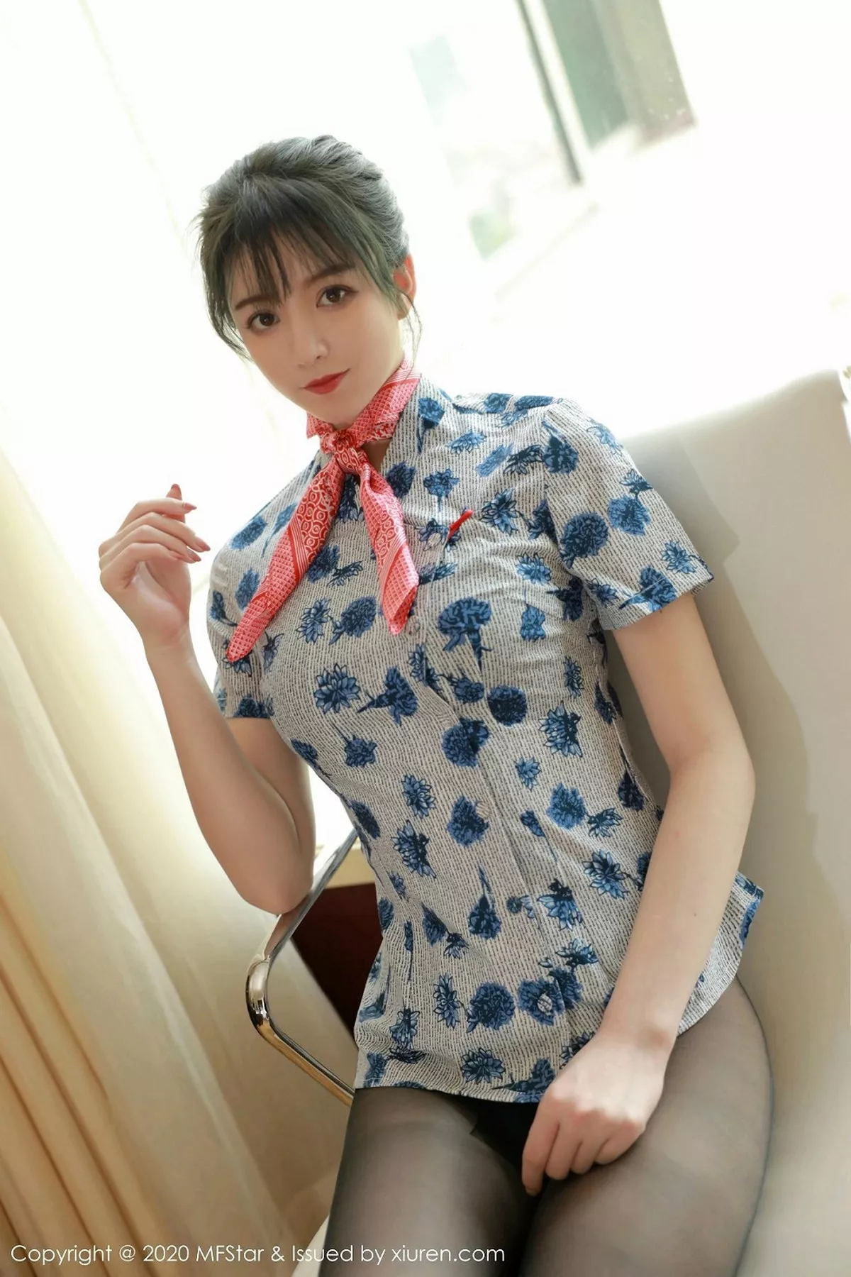 秀人集.com_[MFStar模范学院]Vol.317_嫩模yoo优优私房空乘制服配无内黑丝裤袜撩人诱惑写真47P