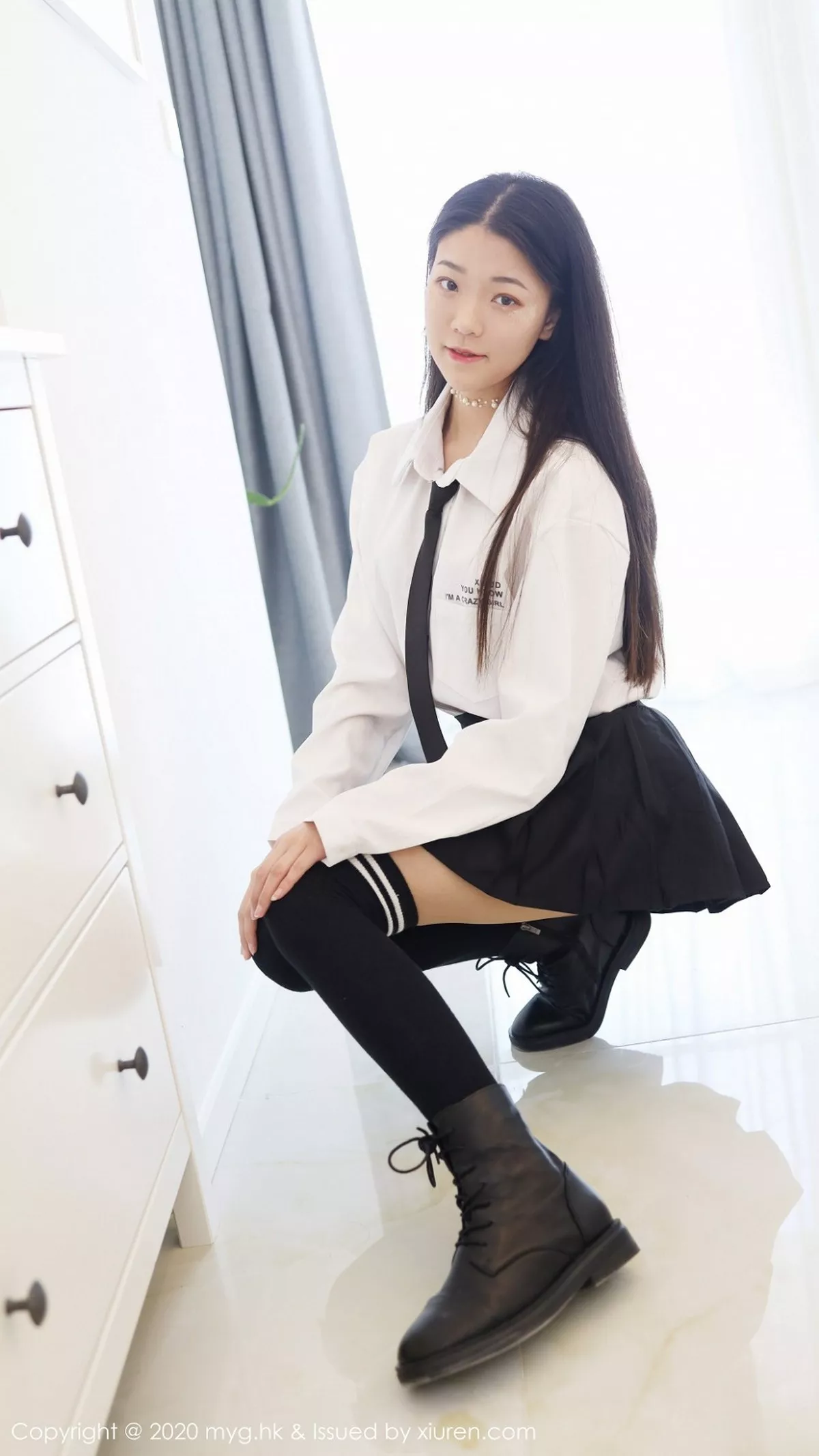 秀人集.com_[MyGirl美媛馆]Vol.439_嫩模Laura张小妮私房经典JK制服全脱露火辣身材诱惑写真61P