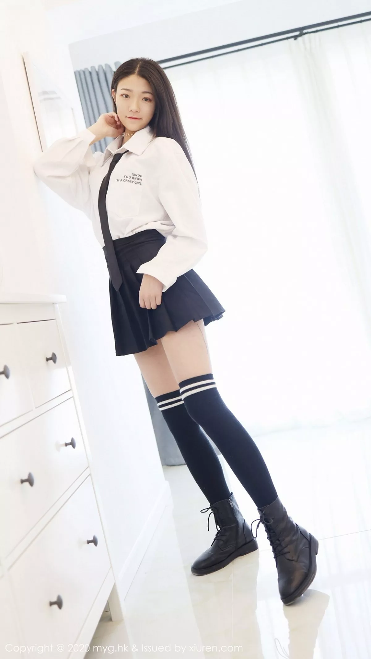 秀人集.com_[MyGirl美媛馆]Vol.439_嫩模Laura张小妮私房经典JK制服全脱露火辣身材诱惑写真61P