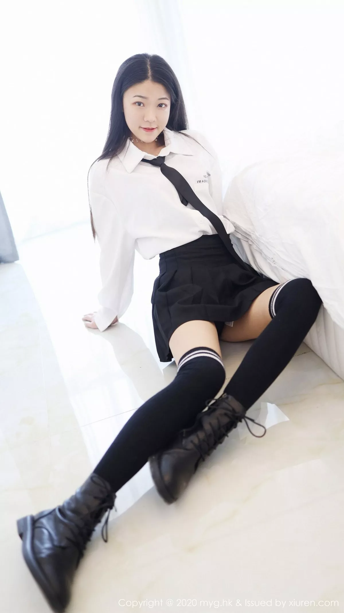 秀人集.com_[MyGirl美媛馆]Vol.439_嫩模Laura张小妮私房经典JK制服全脱露火辣身材诱惑写真61P
