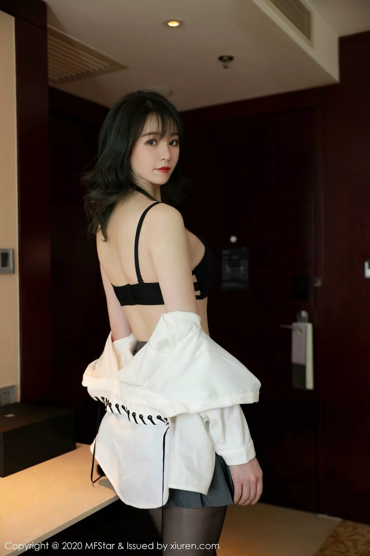 秀人集.com_[MFStar模范学院]Vol.312_嫩模yoo优优私房JK服饰半脱真空露白嫩美乳撩人诱惑写真49P