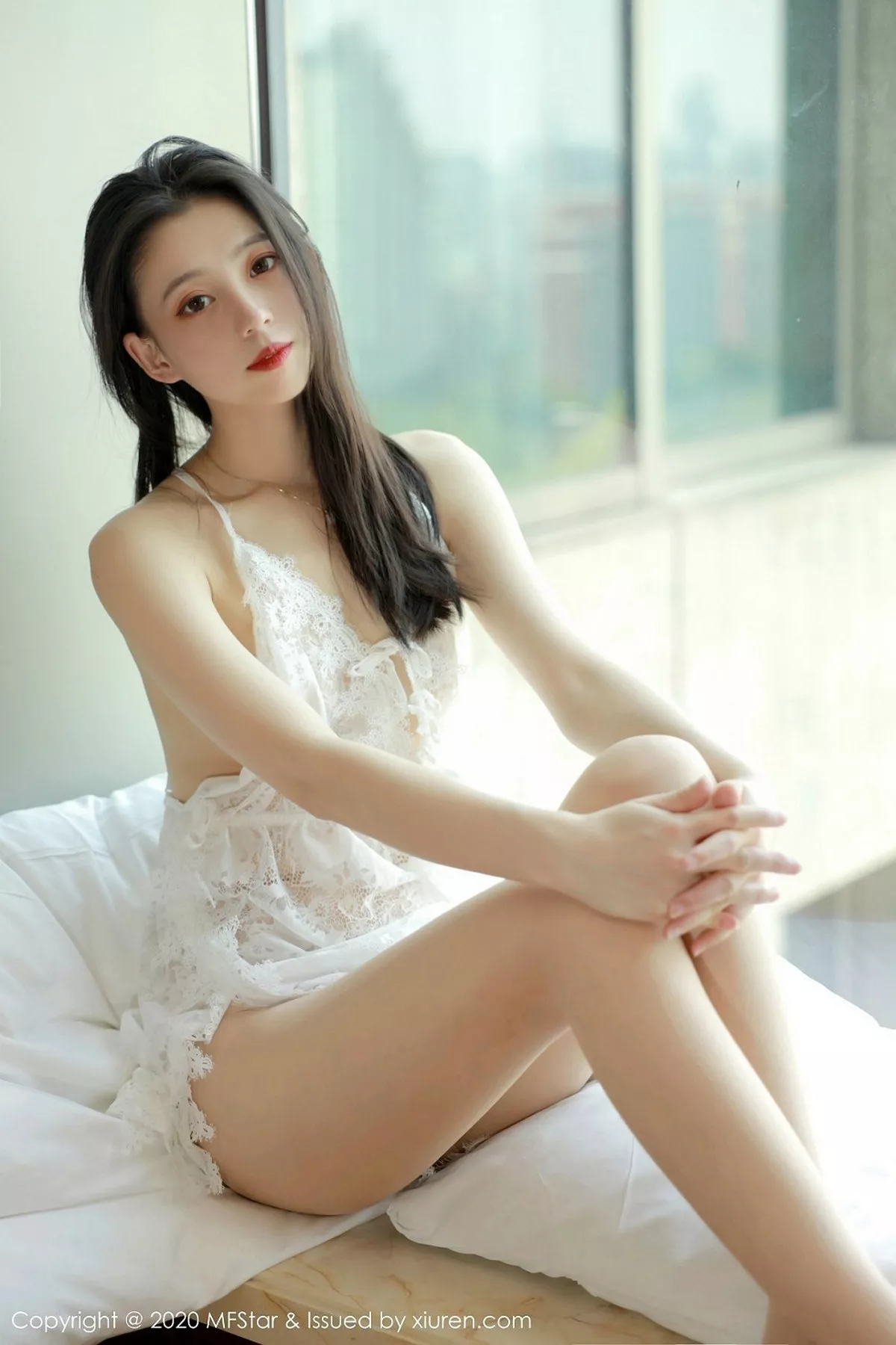 秀人集.com_[MFStar模范学院]Vol.315_嫩模言沫私房白色缕空睡衣配无内肉丝裤袜撩人诱惑写真40P