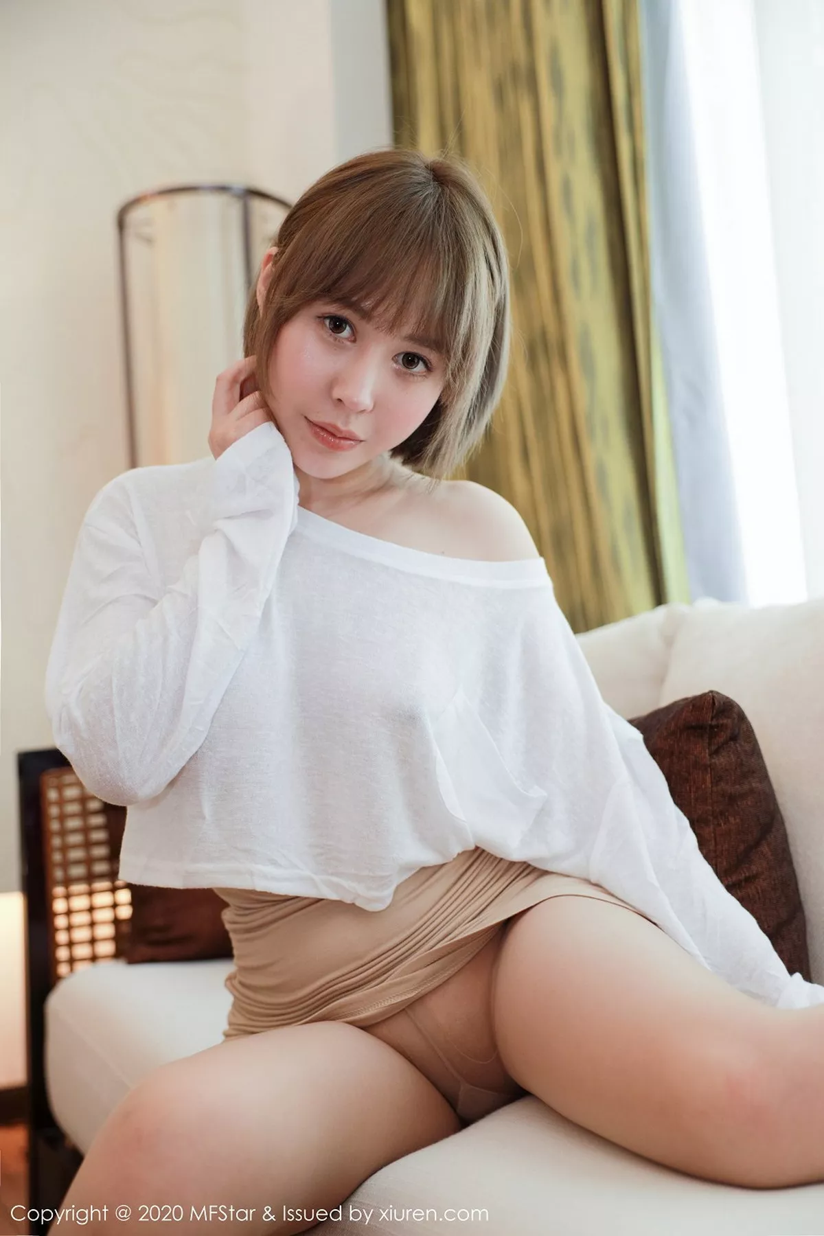 秀人集.com_[MFStar模范学院]Vol.329_嫩模夏天Sienna三亚旅拍私房真空白T激凸撩人诱惑写真47P