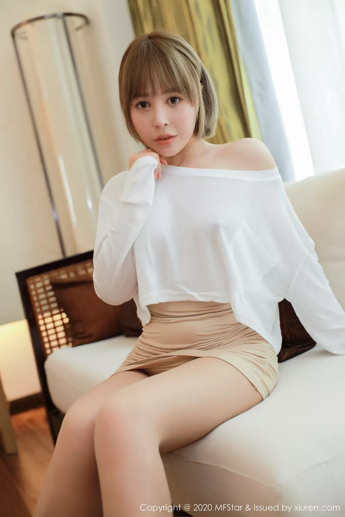 秀人集.com_[MFStar模范学院]Vol.329_嫩模夏天Sienna三亚旅拍私房真空白T激凸撩人诱惑写真47P