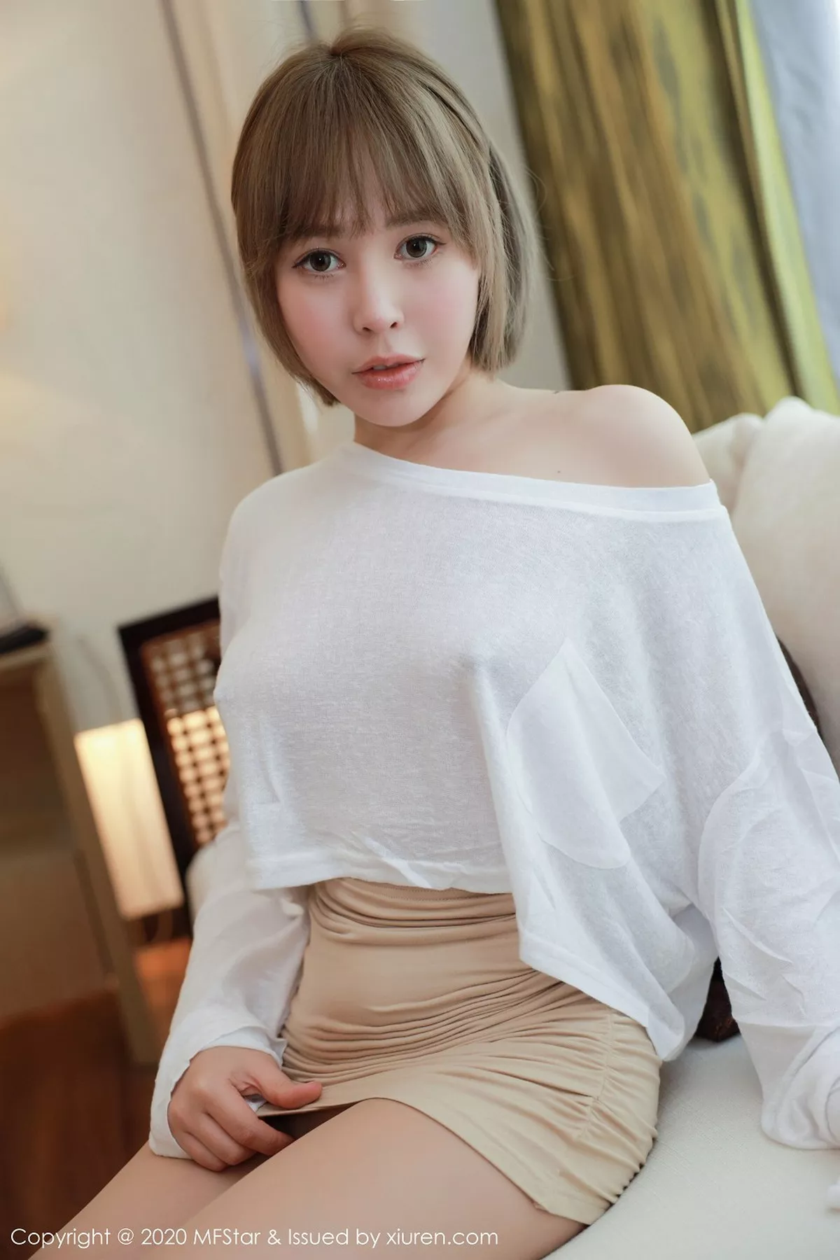 秀人集.com_[MFStar模范学院]Vol.329_嫩模夏天Sienna三亚旅拍私房真空白T激凸撩人诱惑写真47P