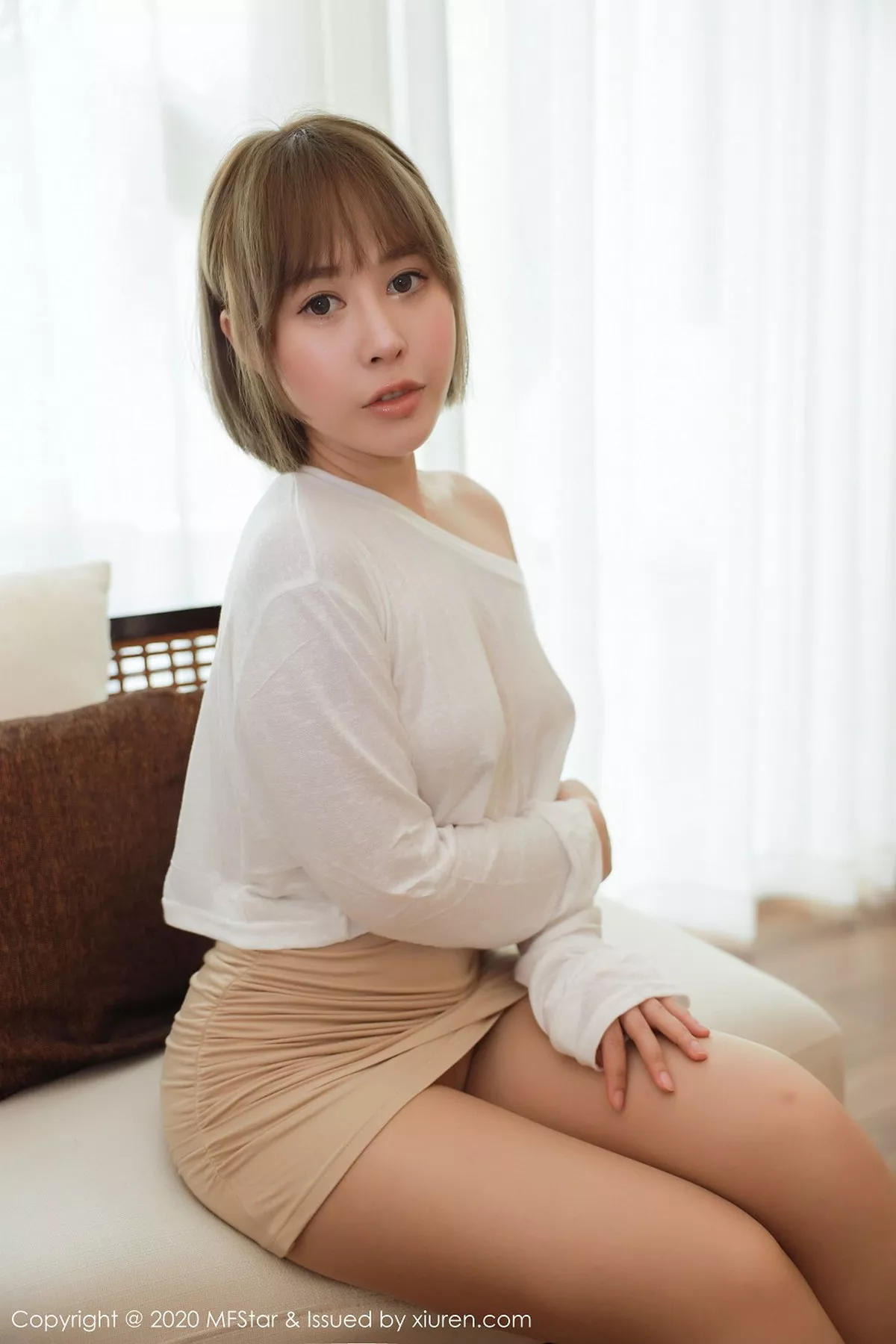 秀人集.com_[MFStar模范学院]Vol.329_嫩模夏天Sienna三亚旅拍私房真空白T激凸撩人诱惑写真47P